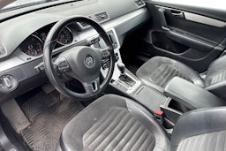 sininen Volkswagen Passat 2011 kuva 3.