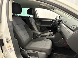 valkoinen Volkswagen Passat 2011 kuva 5.