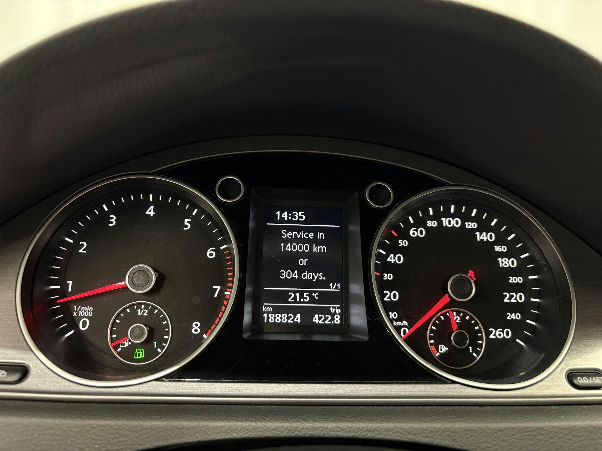 valkoinen Volkswagen Passat 2011 kuva 14.