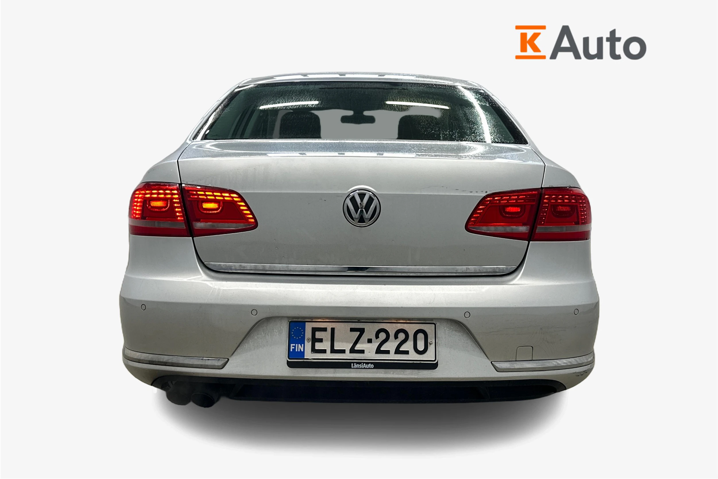 harmaa Volkswagen Passat 2011 kuva 3.