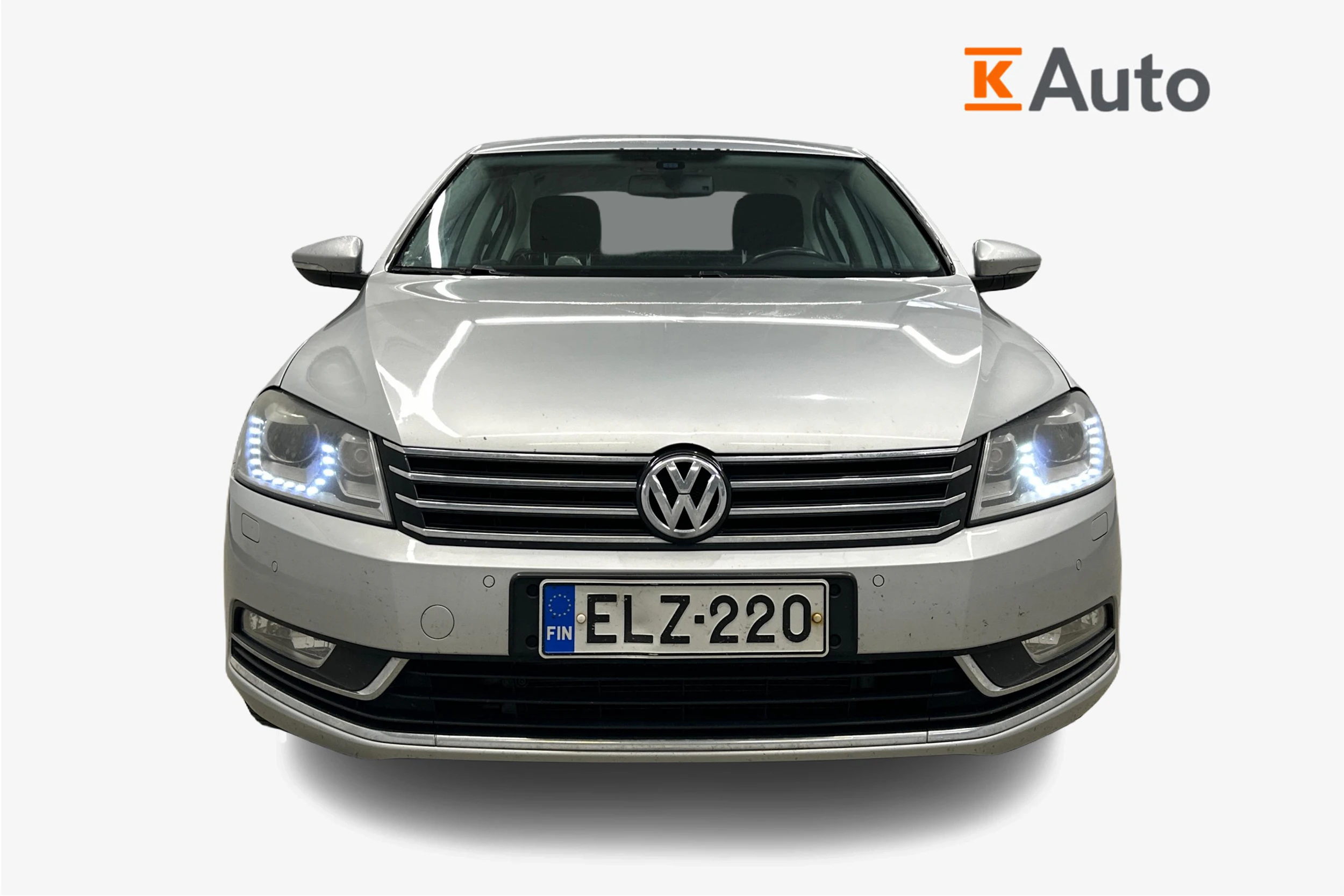 harmaa Volkswagen Passat 2011 kuva 4.