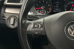 harmaa Volkswagen Passat 2011 kuva 13.