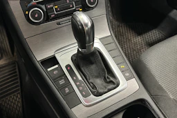 harmaa Volkswagen Passat 2011 kuva 17.