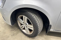 harmaa Volkswagen Passat 2011 kuva 23.