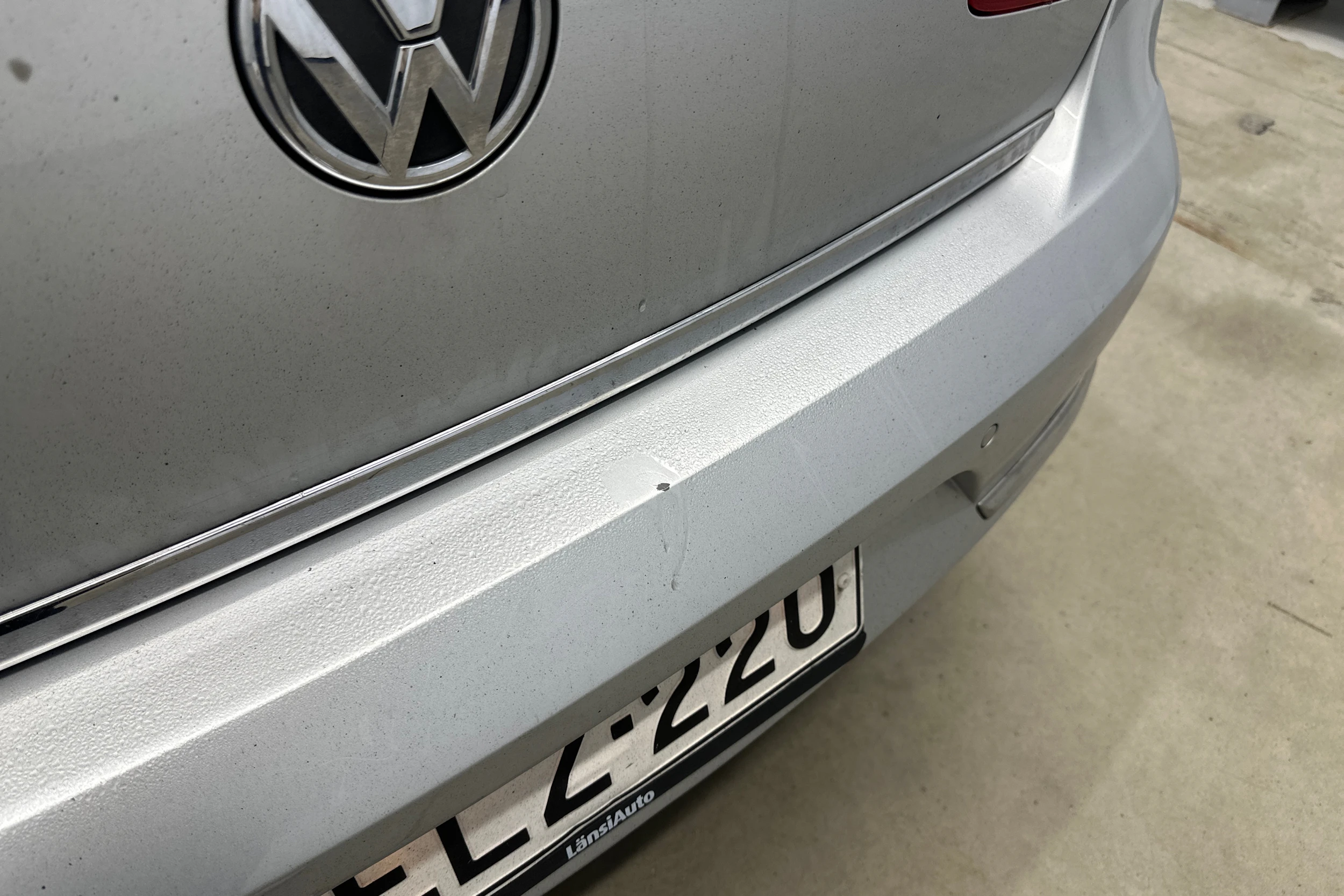 harmaa Volkswagen Passat 2011 kuva 26.