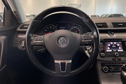 musta Volkswagen Passat 2012 kuva 17.