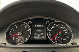 musta Volkswagen Passat 2012 kuva 18.