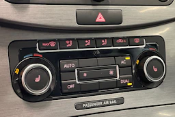 musta Volkswagen Passat 2012 kuva 27.