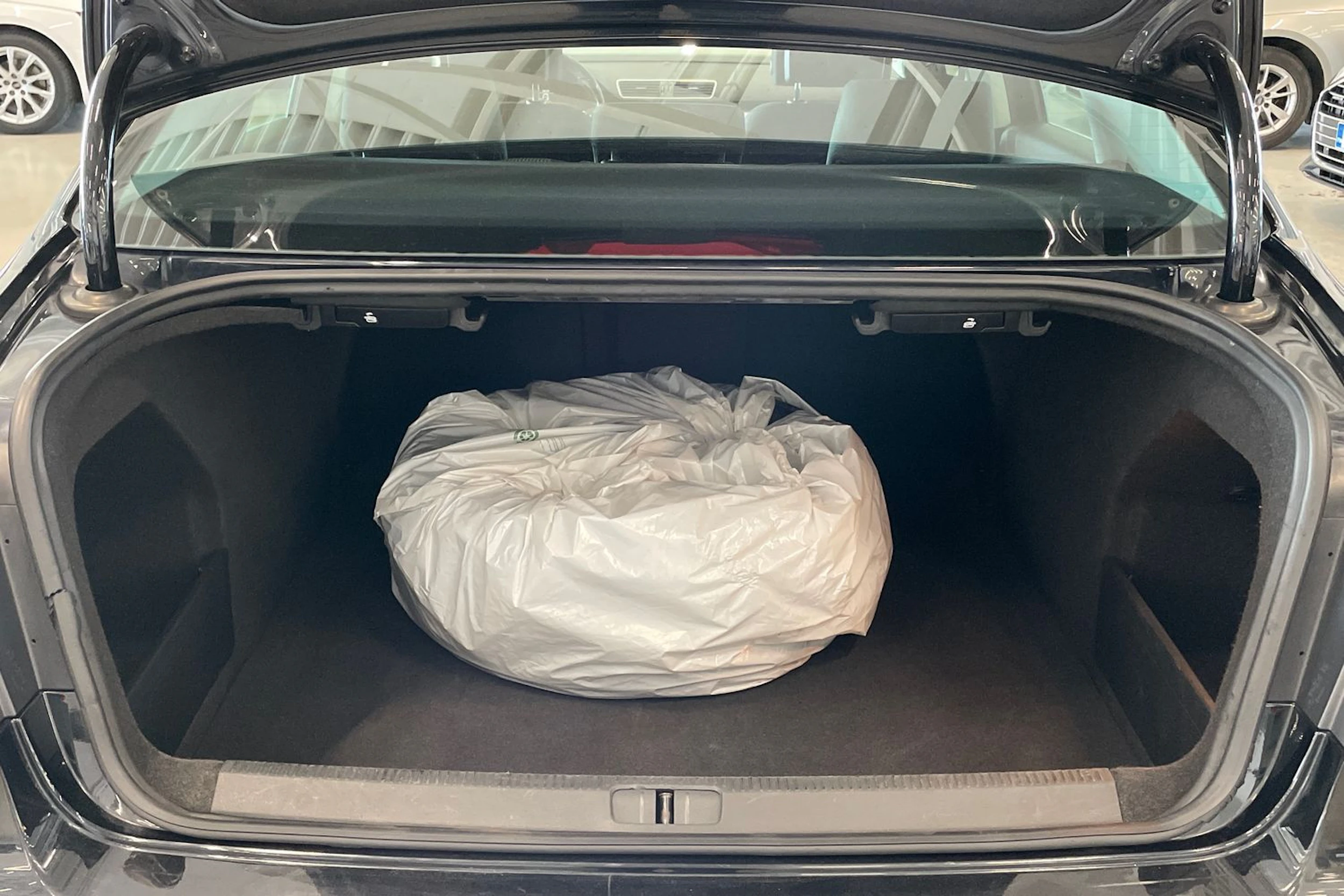 musta Volkswagen Passat 2012 kuva 30.