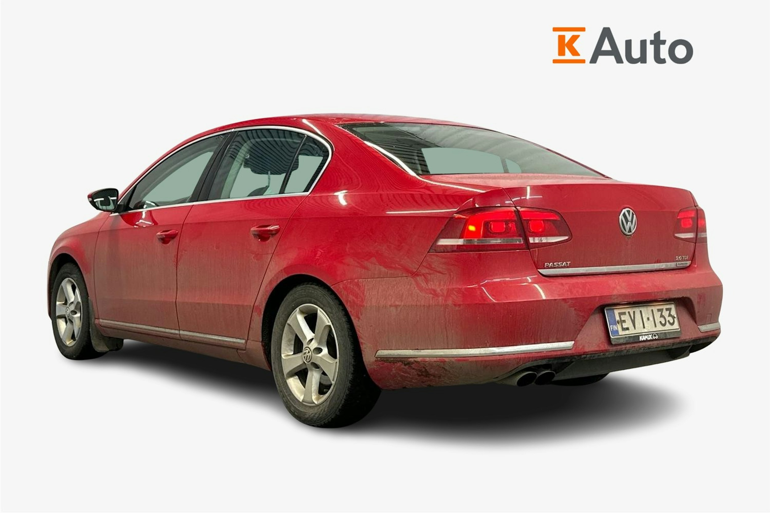 punainen Volkswagen Passat 2011 kuva 2.