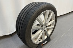 punainen Volkswagen Passat 2011 kuva 25.