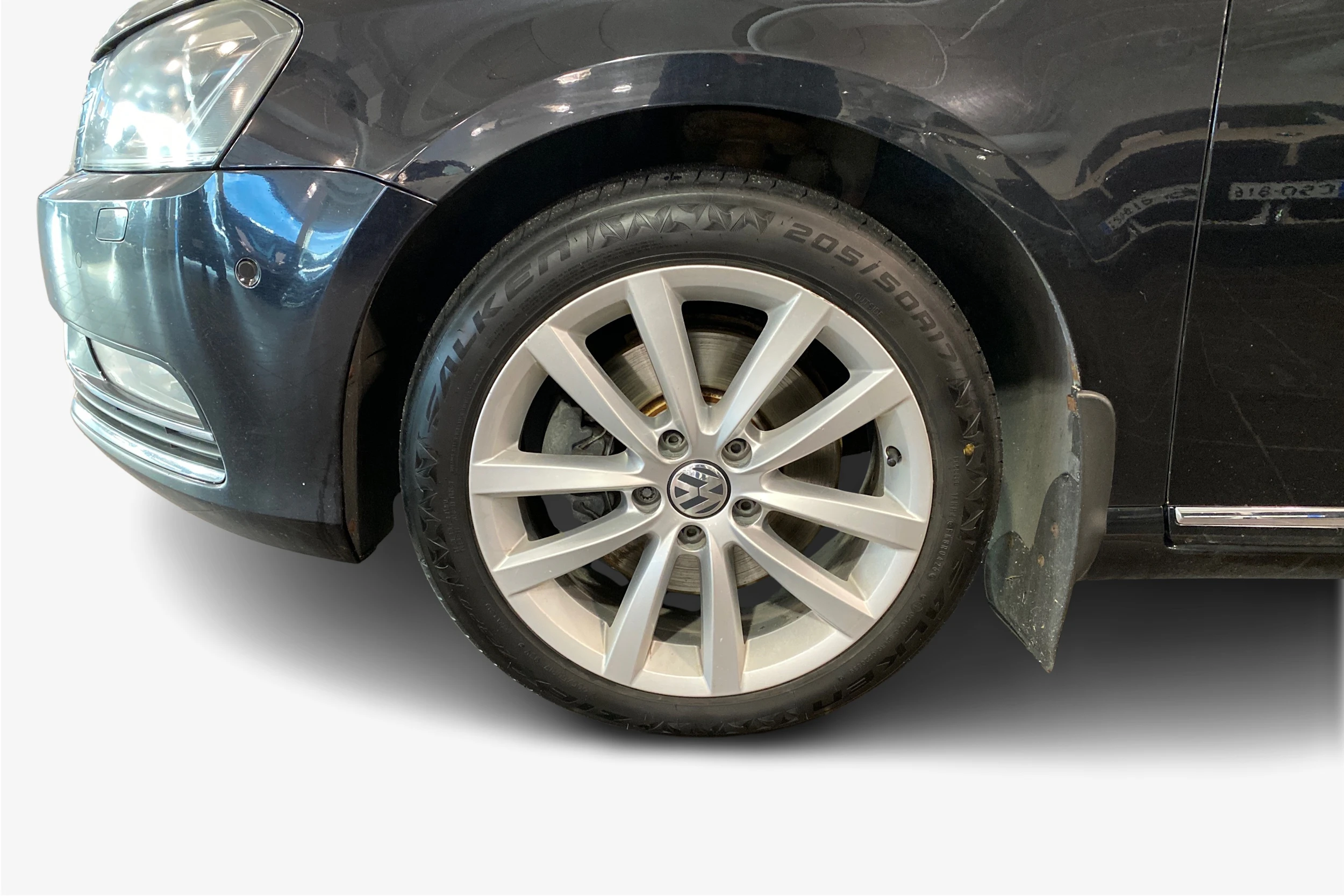 musta Volkswagen Passat 2011 kuva 9.