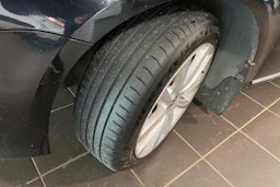 musta Volkswagen Passat 2011 kuva 15.
