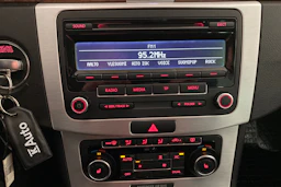 musta Volkswagen Passat 2011 kuva 21.
