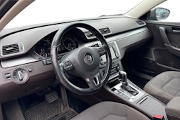ruskea (beige) Volkswagen Passat 2011 kuva 3.