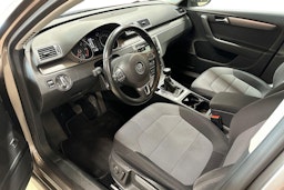 ruskea (beige) Volkswagen Passat 2011 kuva 3.