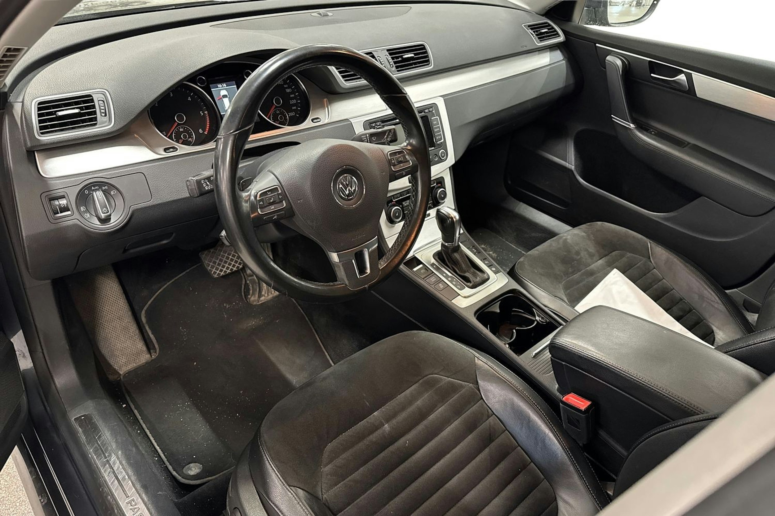 met. harmaa Volkswagen Passat 2011 kuva 3.