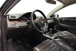 harmaa Volkswagen Passat 2011 kuva 6.