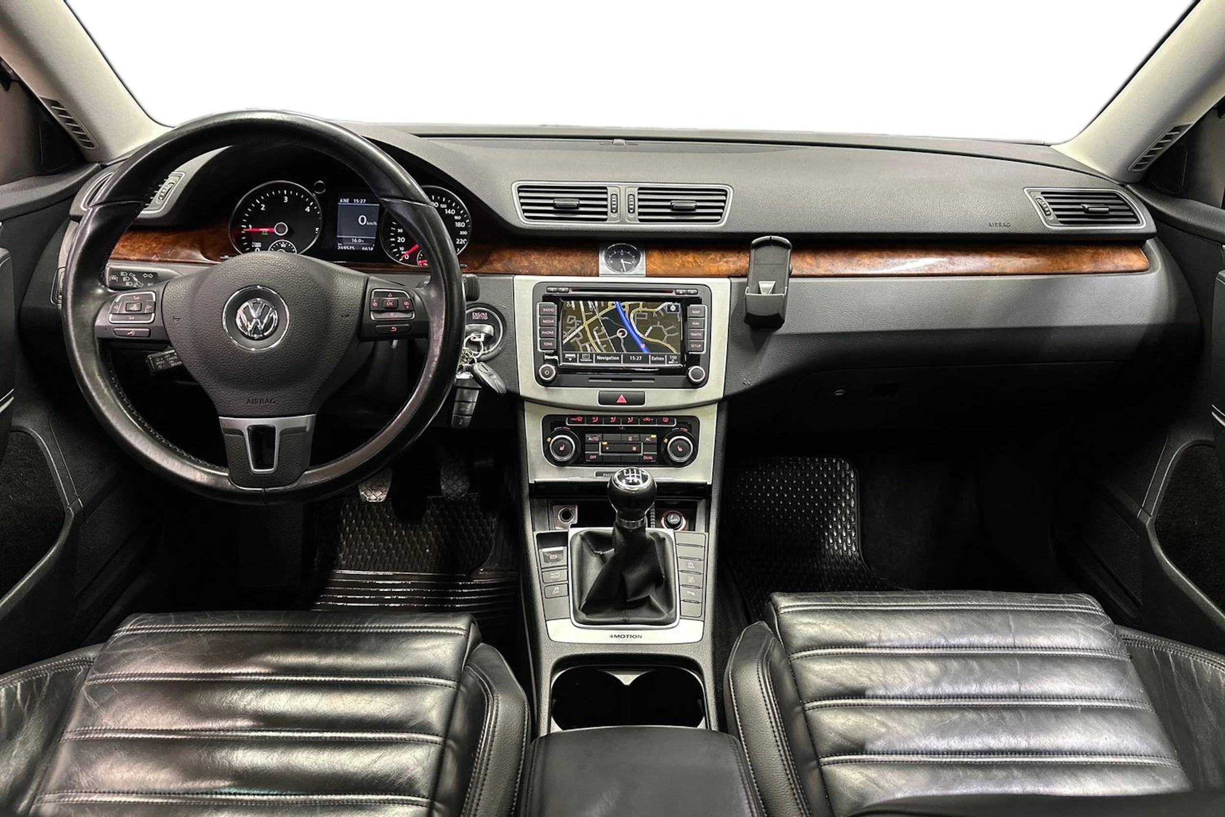 harmaa Volkswagen Passat 2011 kuva 7.