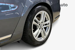 harmaa Volkswagen Passat 2011 kuva 9.