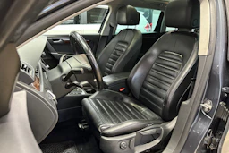 harmaa Volkswagen Passat 2011 kuva 12.
