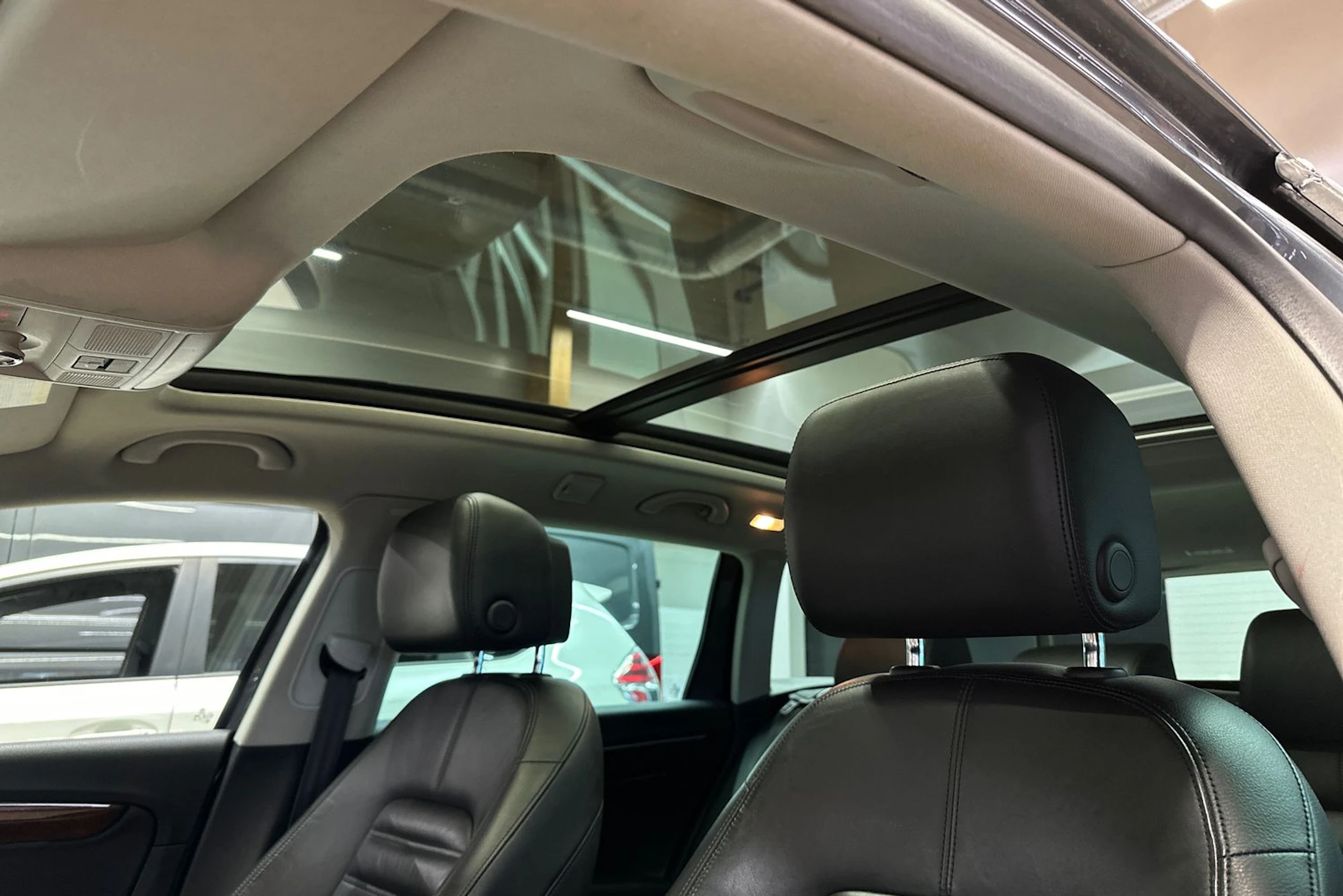 harmaa Volkswagen Passat 2011 kuva 13.