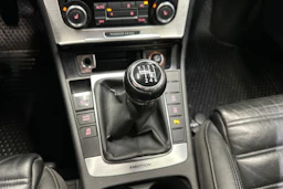 harmaa Volkswagen Passat 2011 kuva 17.