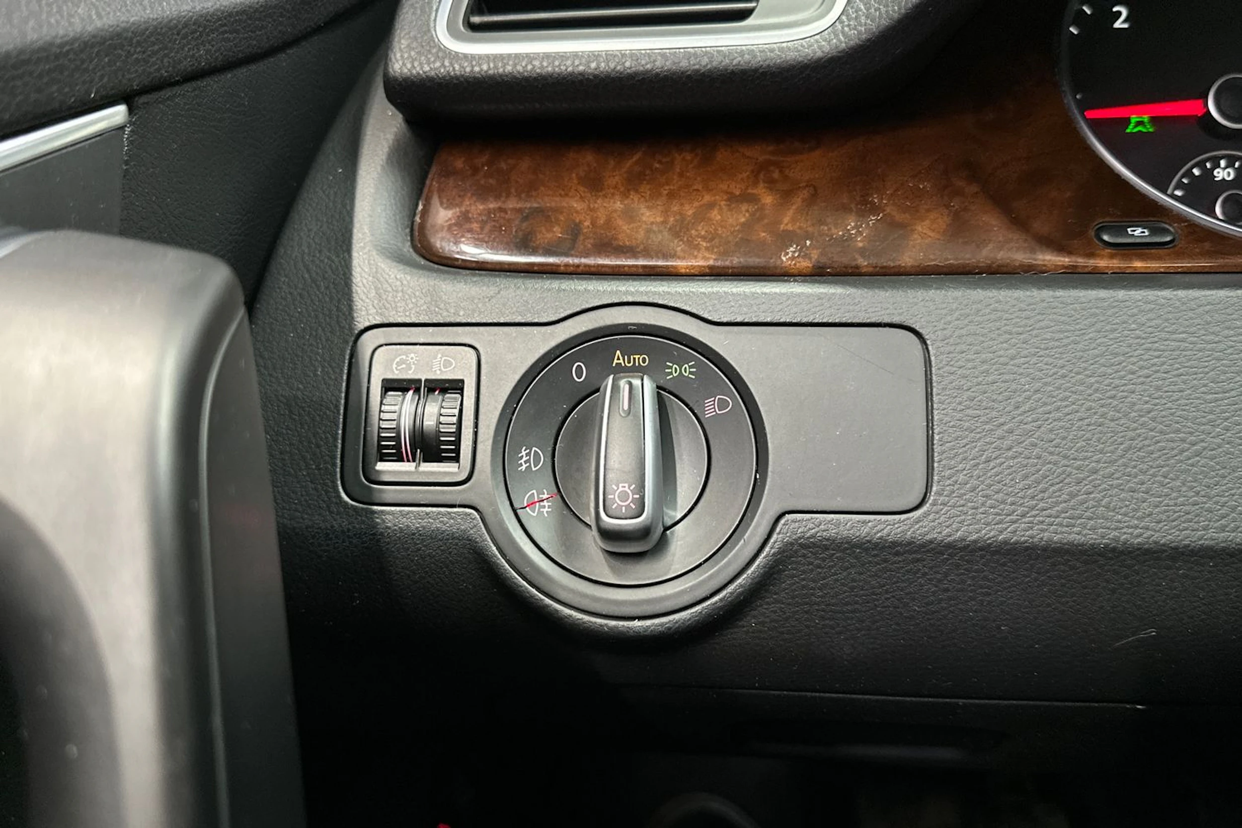 harmaa Volkswagen Passat 2011 kuva 20.