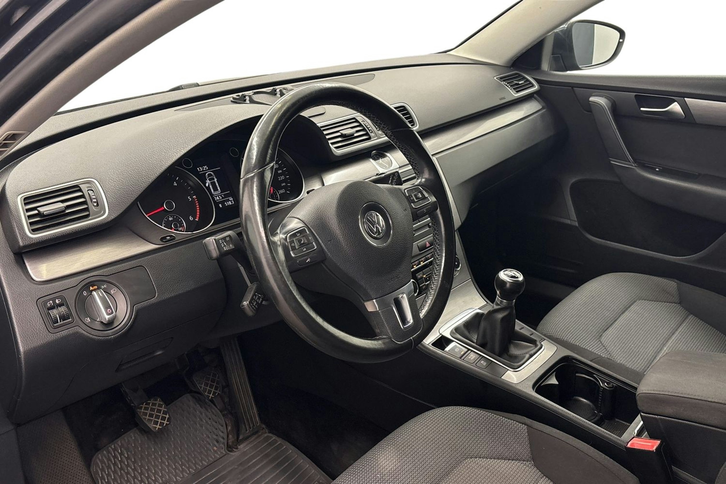 harmaa Volkswagen Passat 2011 kuva 7.