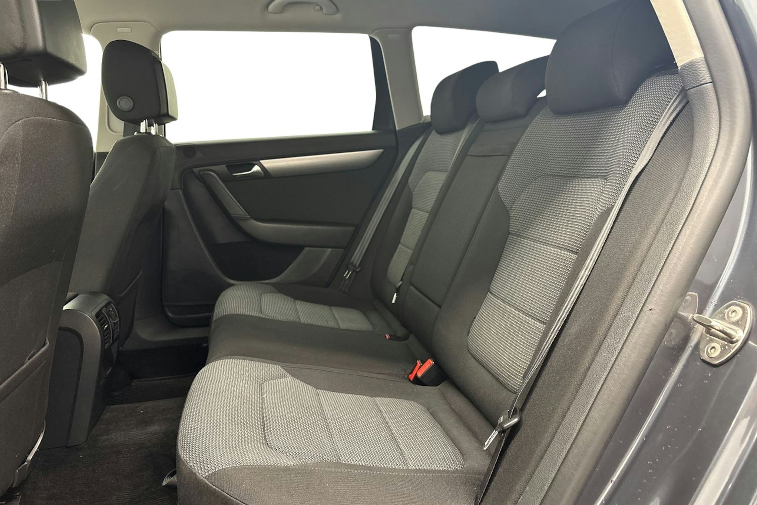 harmaa Volkswagen Passat 2011 kuva 10.
