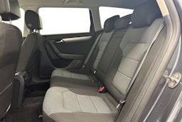 harmaa Volkswagen Passat 2011 kuva 10.