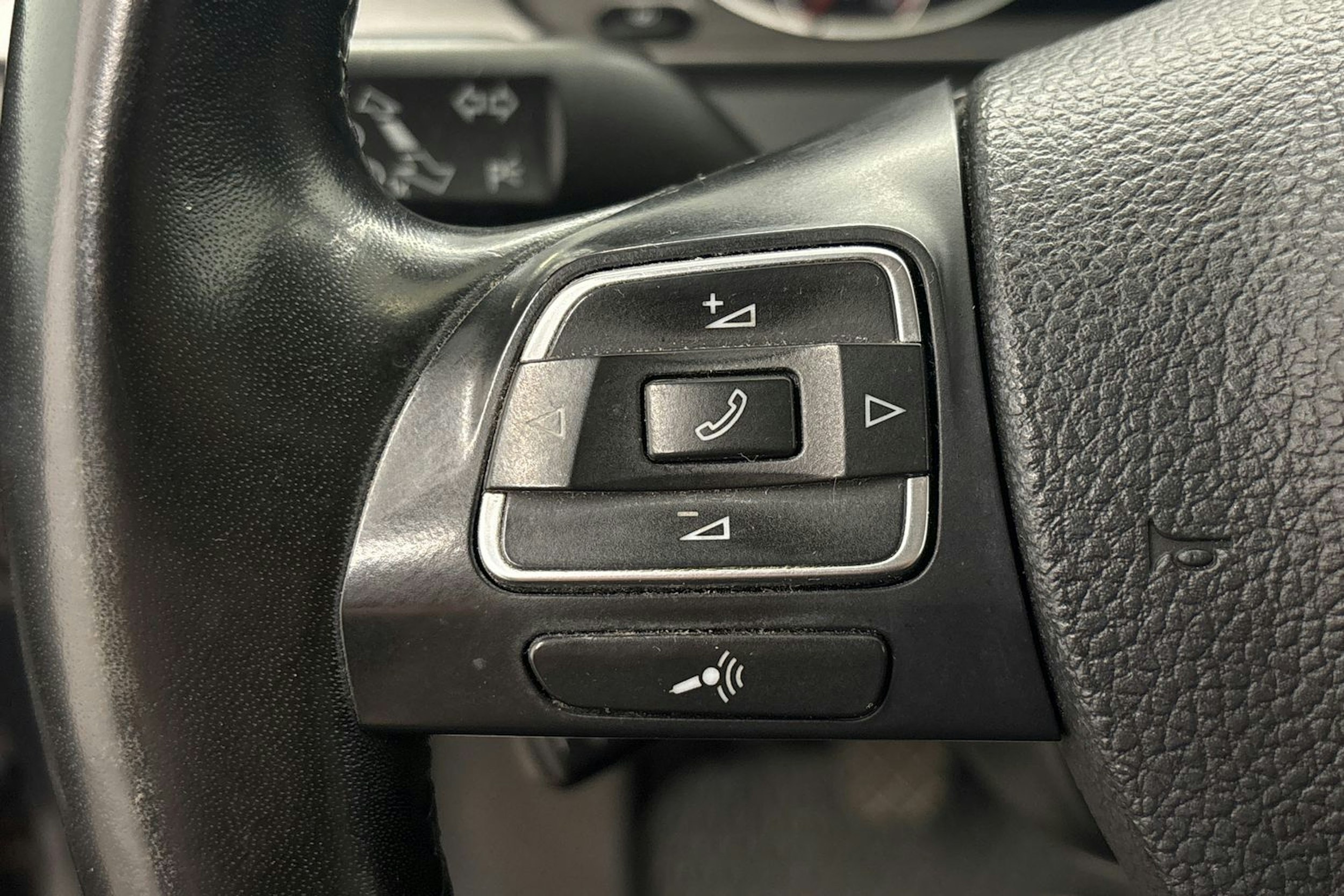 harmaa Volkswagen Passat 2011 kuva 15.
