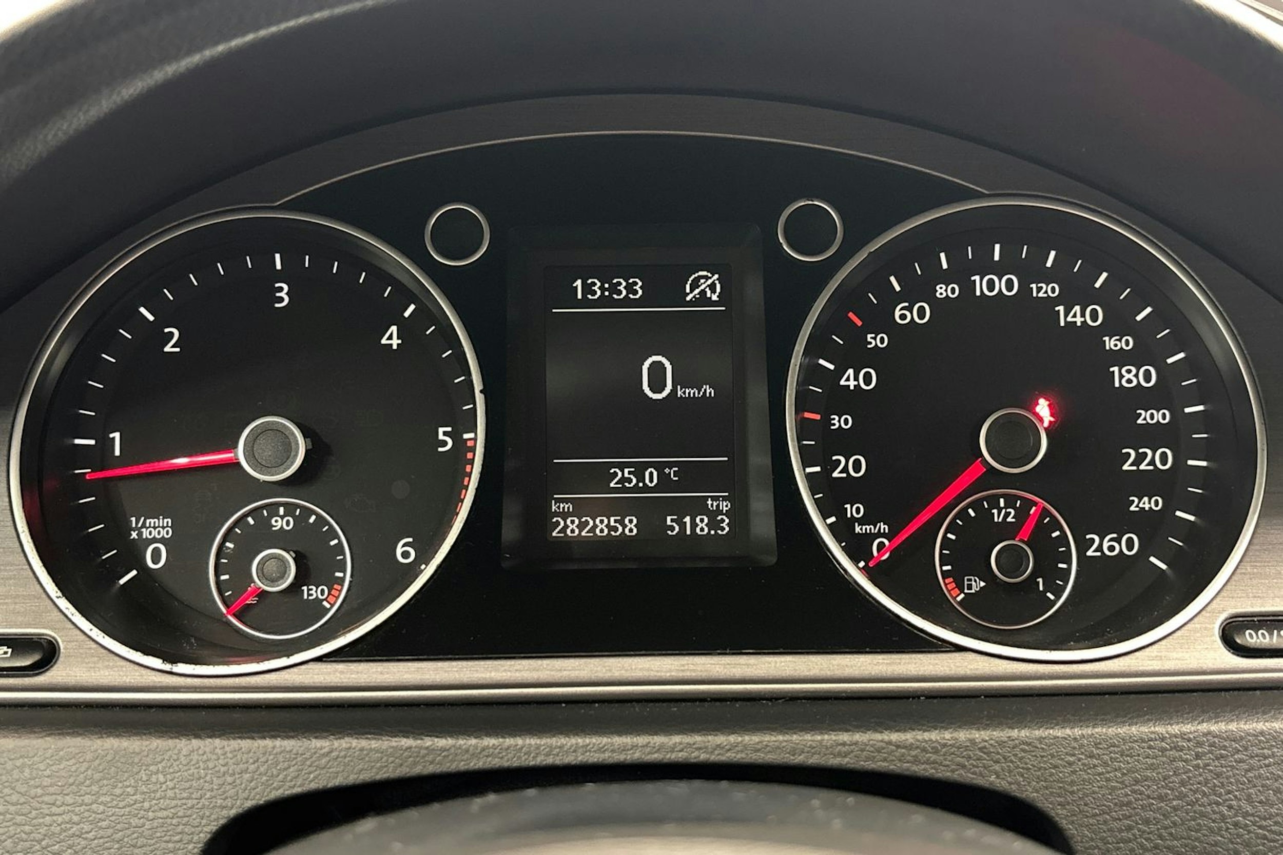 harmaa Volkswagen Passat 2011 kuva 17.