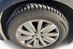 ruskea (beige) Volkswagen Passat 2011 kuva 11.