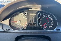 ruskea (beige) Volkswagen Passat 2011 kuva 17.