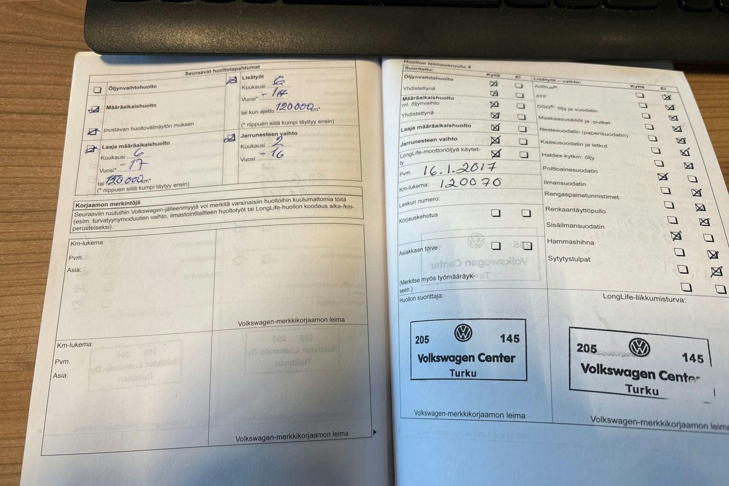 ruskea (beige) Volkswagen Passat 2011 kuva 31.