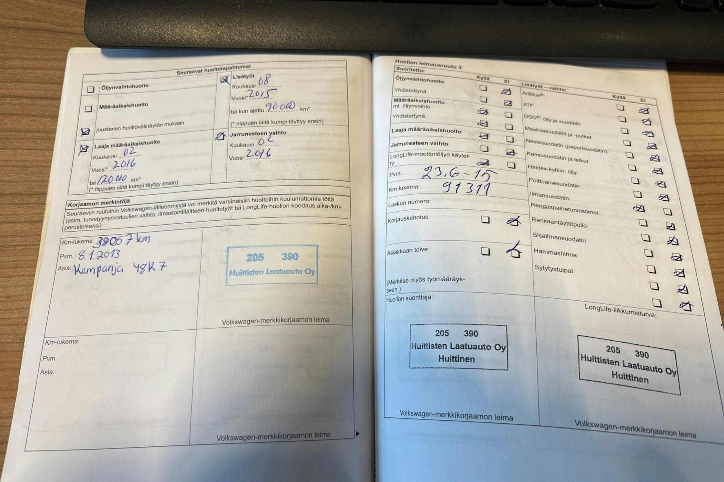 ruskea (beige) Volkswagen Passat 2011 kuva 32.