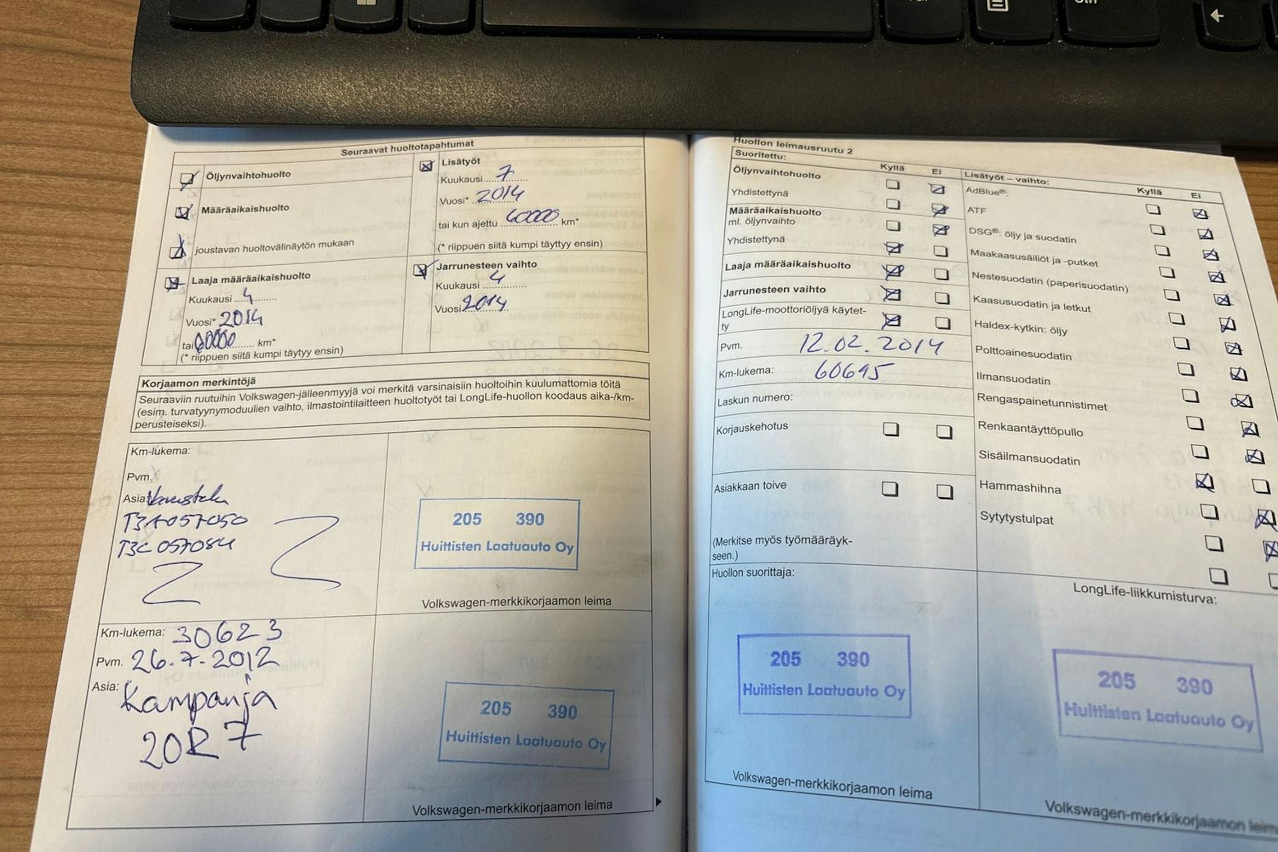 ruskea (beige) Volkswagen Passat 2011 kuva 33.