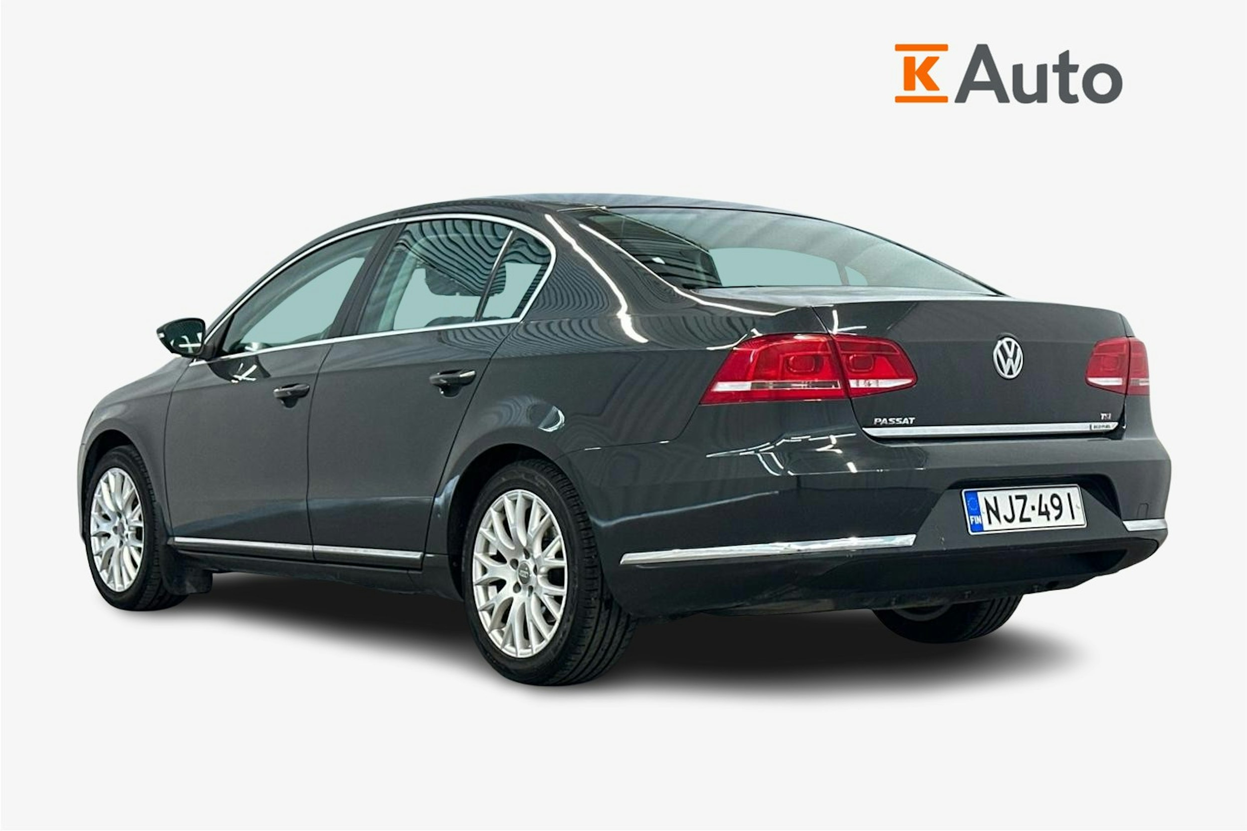 harmaa Volkswagen Passat 2011 kuva 3.