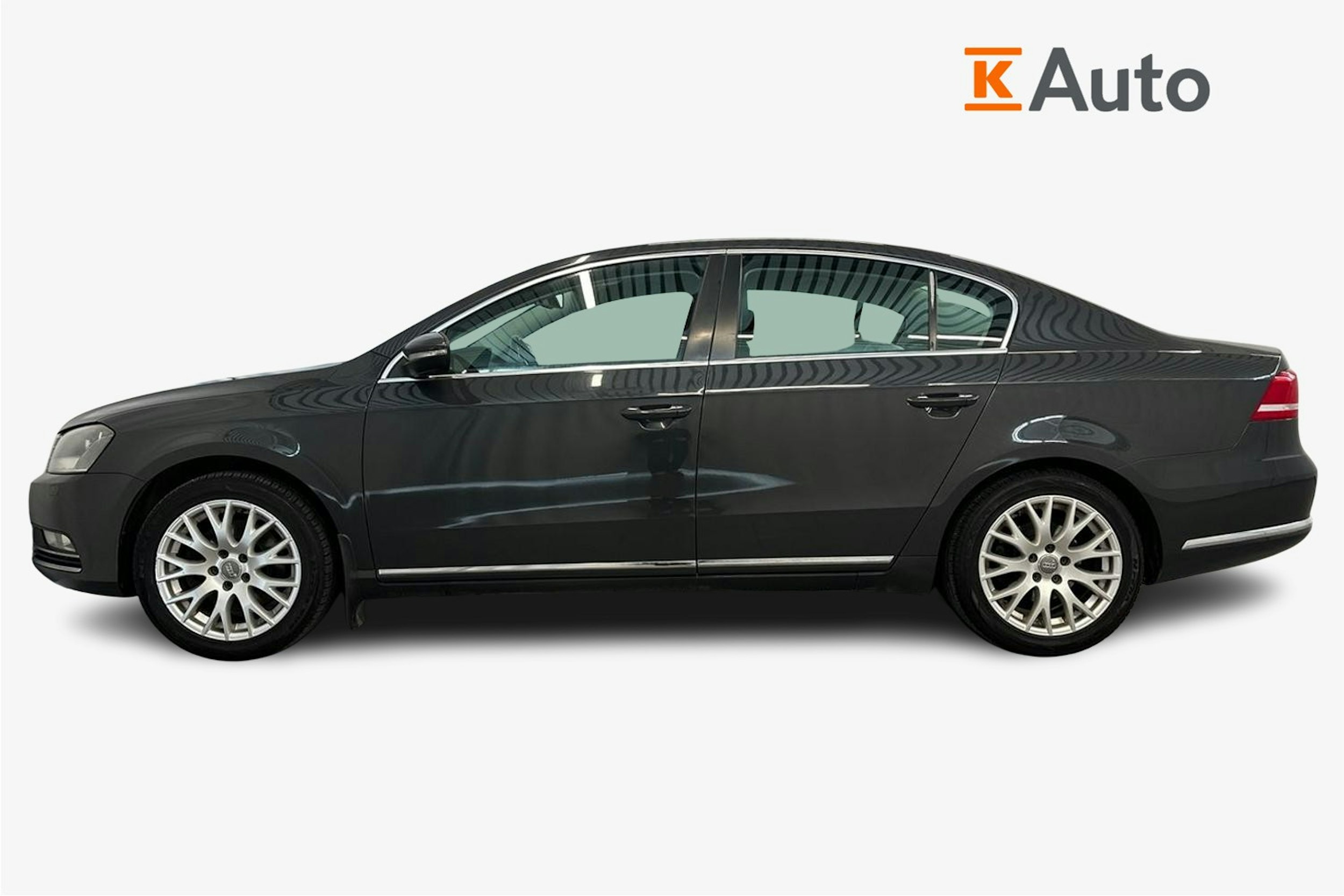 harmaa Volkswagen Passat 2011 kuva 6.