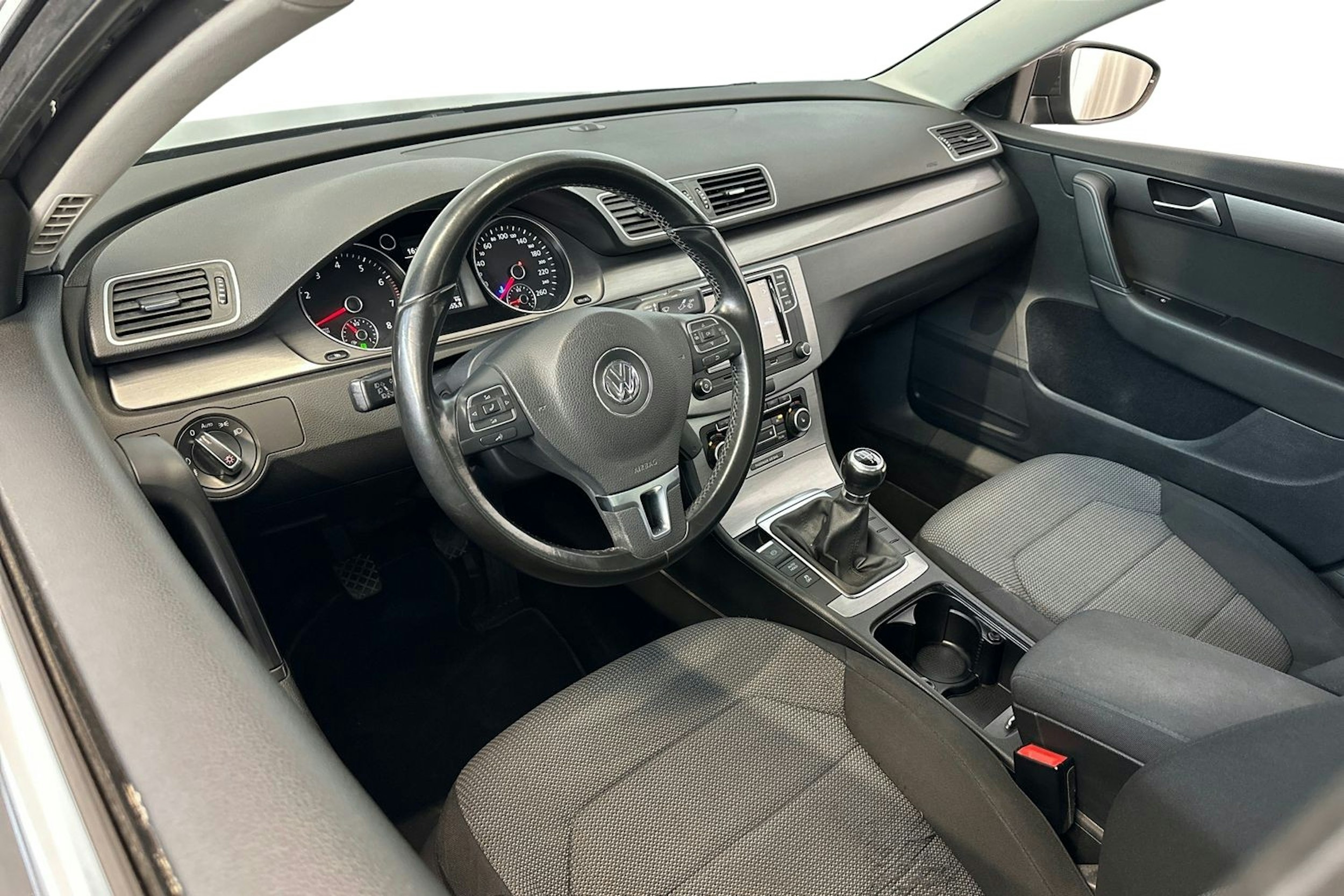 harmaa Volkswagen Passat 2011 kuva 7.