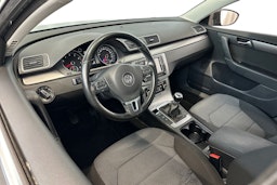 harmaa Volkswagen Passat 2011 kuva 7.