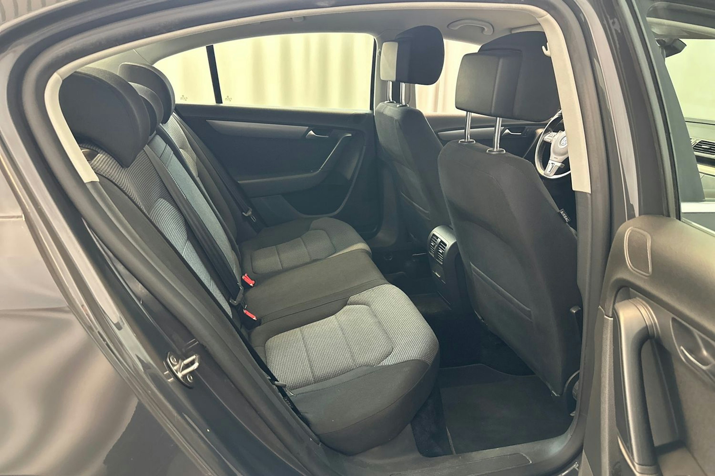 harmaa Volkswagen Passat 2011 kuva 14.