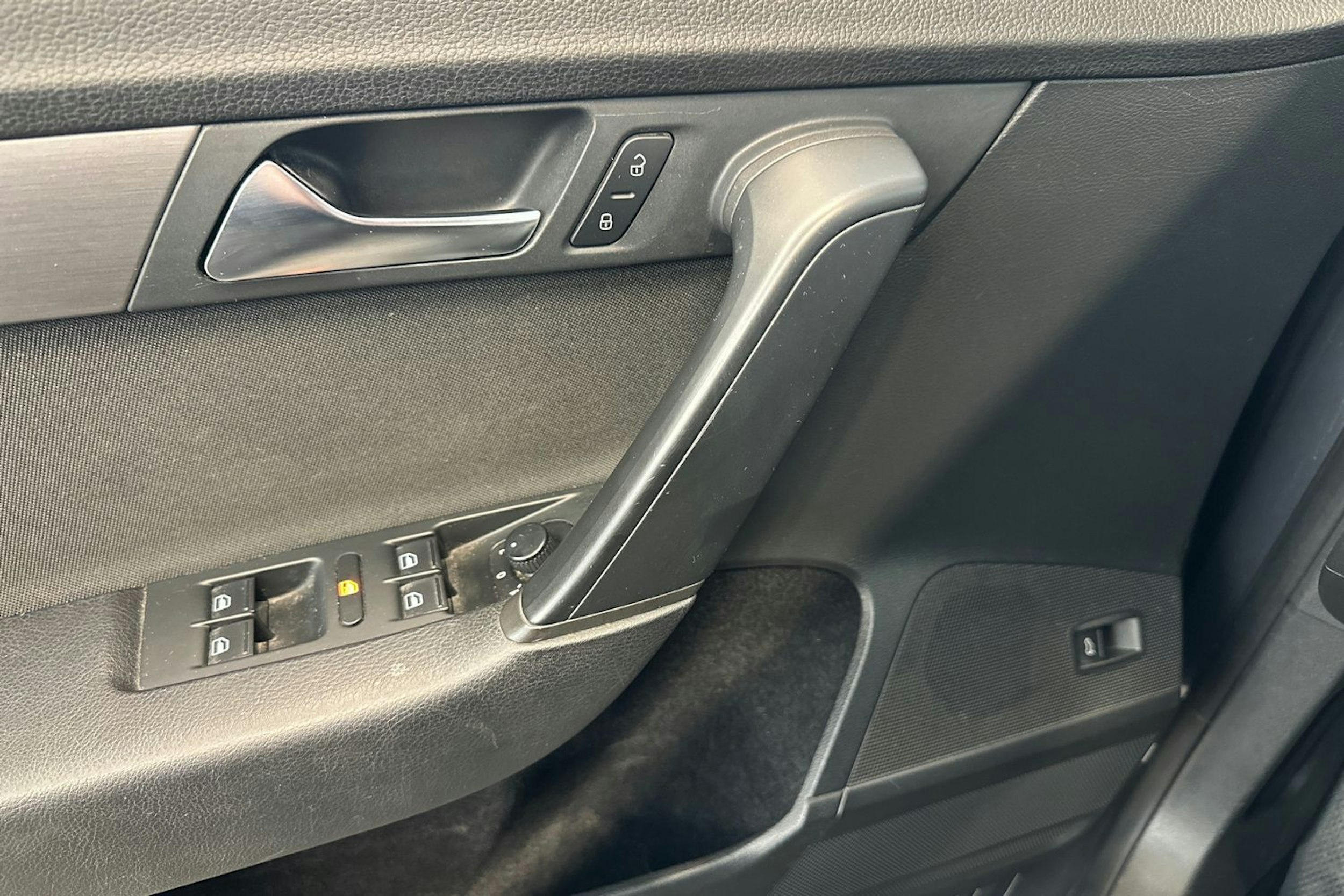 harmaa Volkswagen Passat 2011 kuva 16.