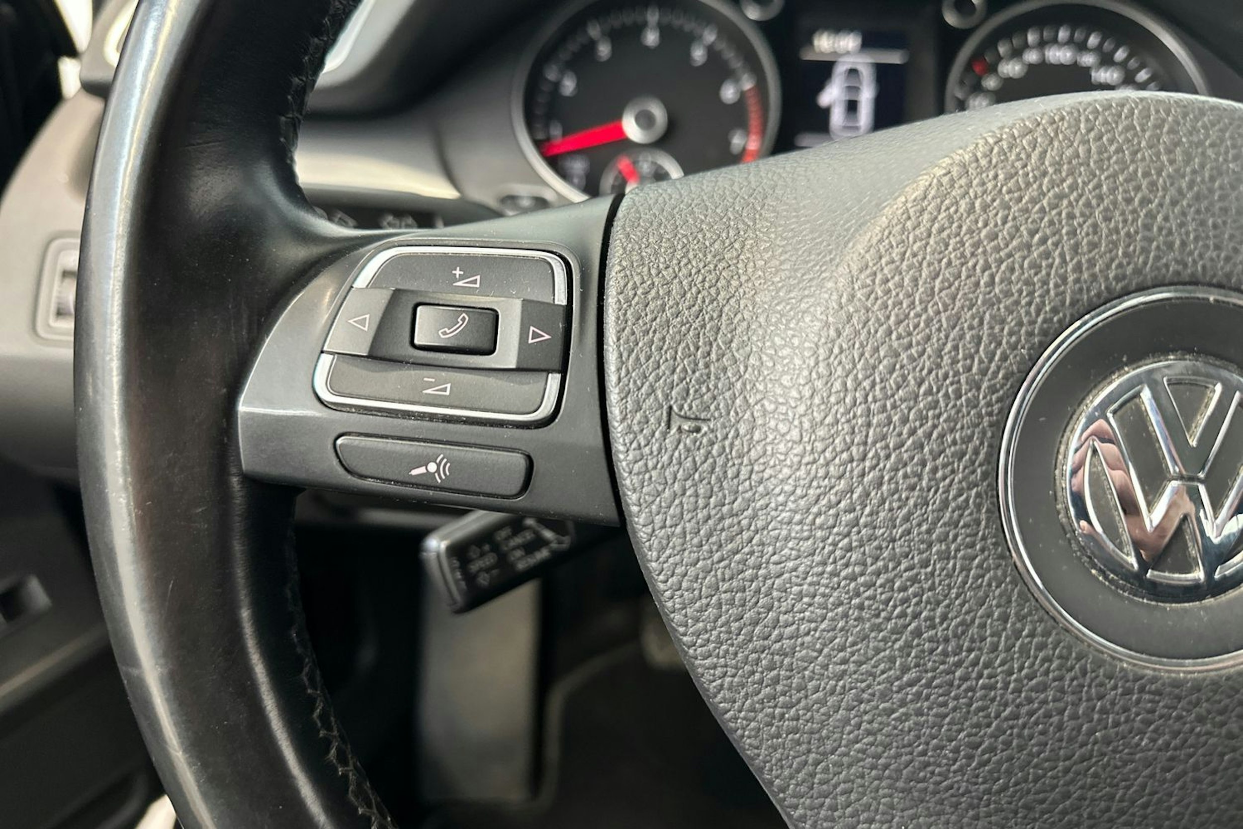 harmaa Volkswagen Passat 2011 kuva 18.