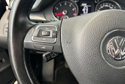 harmaa Volkswagen Passat 2011 kuva 18.