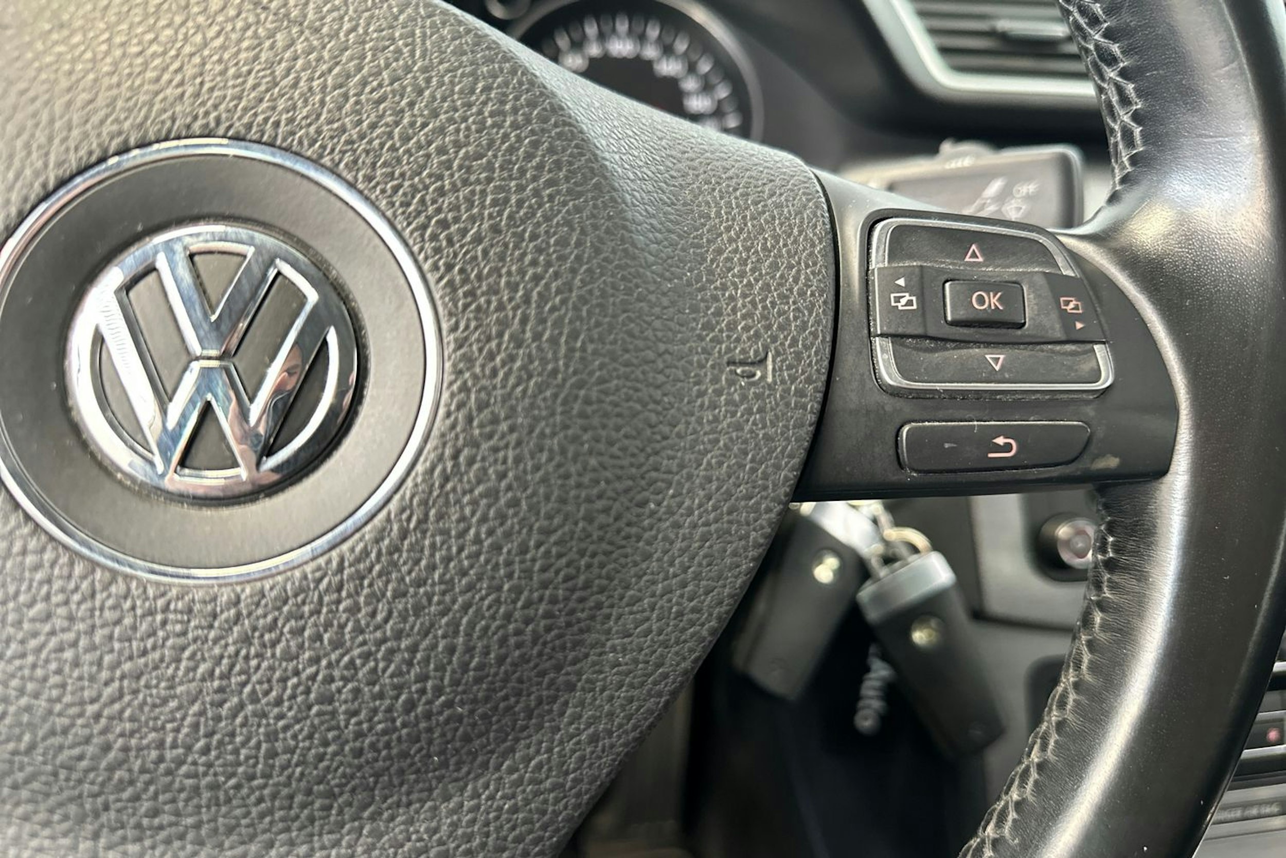 harmaa Volkswagen Passat 2011 kuva 19.