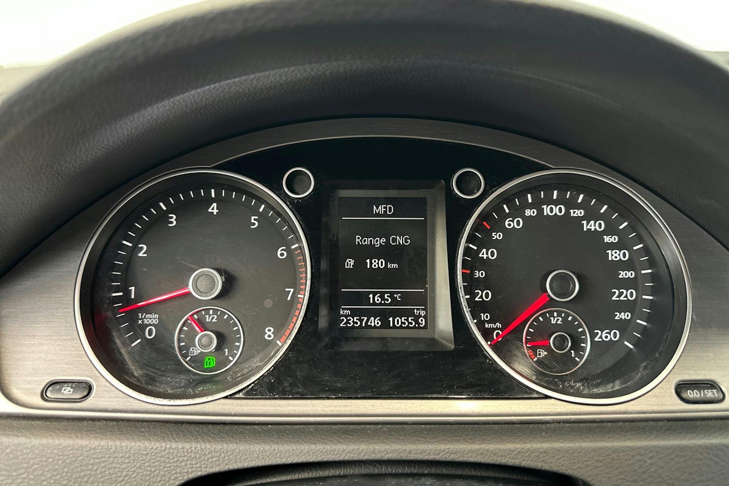 harmaa Volkswagen Passat 2011 kuva 20.