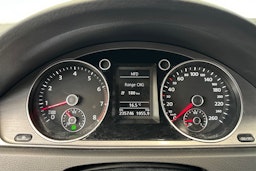harmaa Volkswagen Passat 2011 kuva 20.