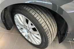 harmaa Volkswagen Passat 2011 kuva 24.